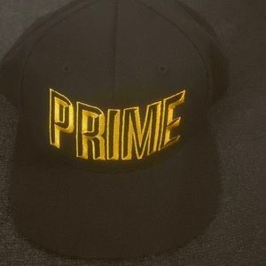 Prime snap back “Richardson” brand hat.
